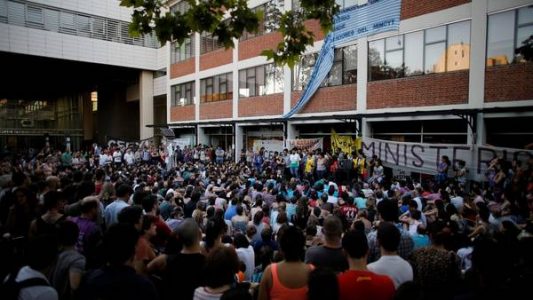 reclamo-cientificos-ministerio-ciencia-ap_claima20161222_0115_28